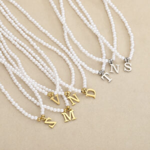 Collar de perlas con 26 letras, de lujo discreto y diseño exclusivo para clavícula.